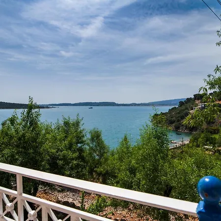 Sea View Retreat In Agios Konstantinos!